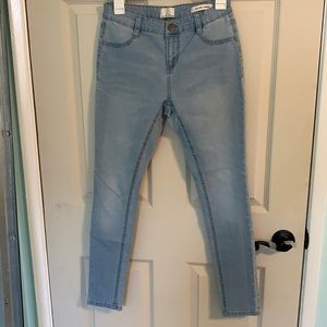 Cotton On. Light blue Mid rise jegging. Size USA 6